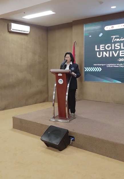 Training Legislative Universitas